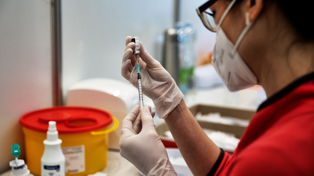 Odpůrci mění názor na očkování. Vakcínu proti covidu chtějí tři pětiny Čechů